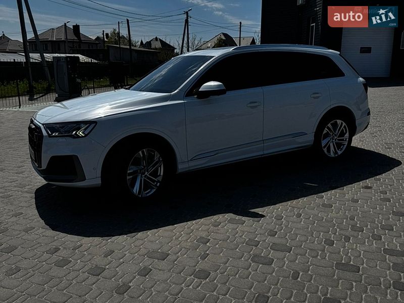 Внедорожник / Кроссовер Audi Q7 2023 в Белой Церкви