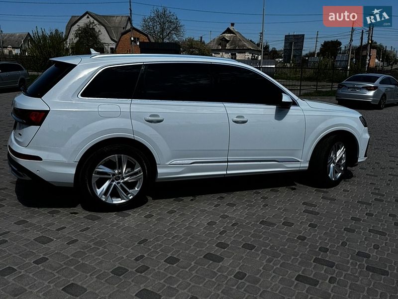 Внедорожник / Кроссовер Audi Q7 2023 в Белой Церкви