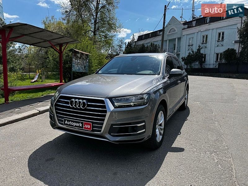 Позашляховик / Кросовер Audi Q7 2016 в Києві