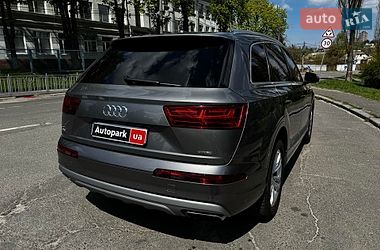 Позашляховик / Кросовер Audi Q7 2016 в Києві