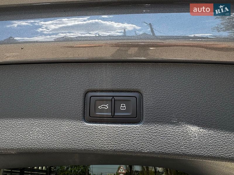 Позашляховик / Кросовер Audi Q7 2016 в Києві
