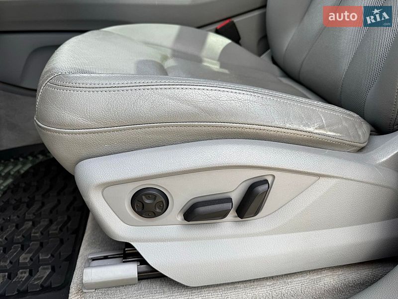 Позашляховик / Кросовер Audi Q7 2016 в Києві