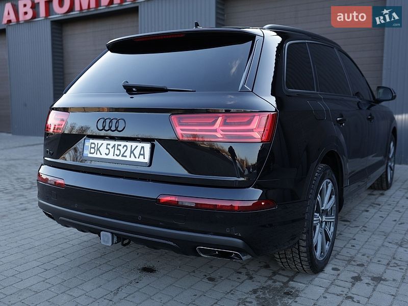 Внедорожник / Кроссовер Audi Q7 2016 в Сарнах