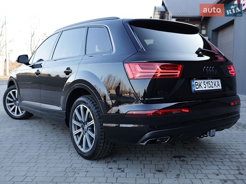 Внедорожник / Кроссовер Audi Q7 2016 в Сарнах