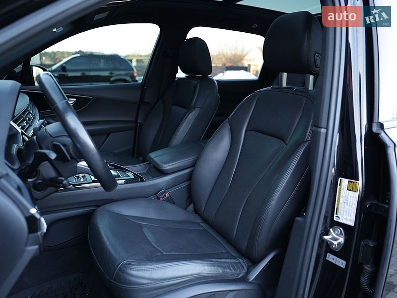 Внедорожник / Кроссовер Audi Q7 2016 в Сарнах