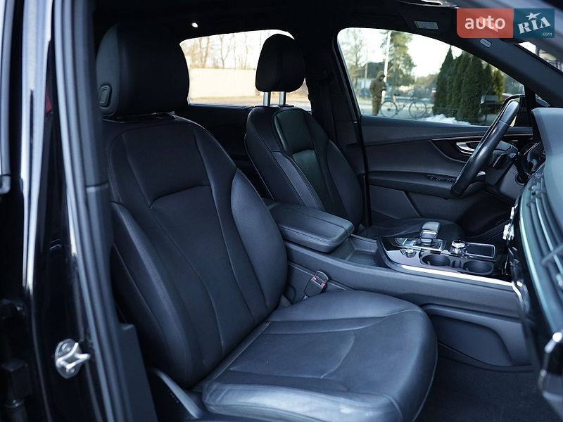 Внедорожник / Кроссовер Audi Q7 2016 в Сарнах
