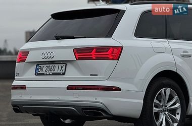Внедорожник / Кроссовер Audi Q7 2017 в Киеве