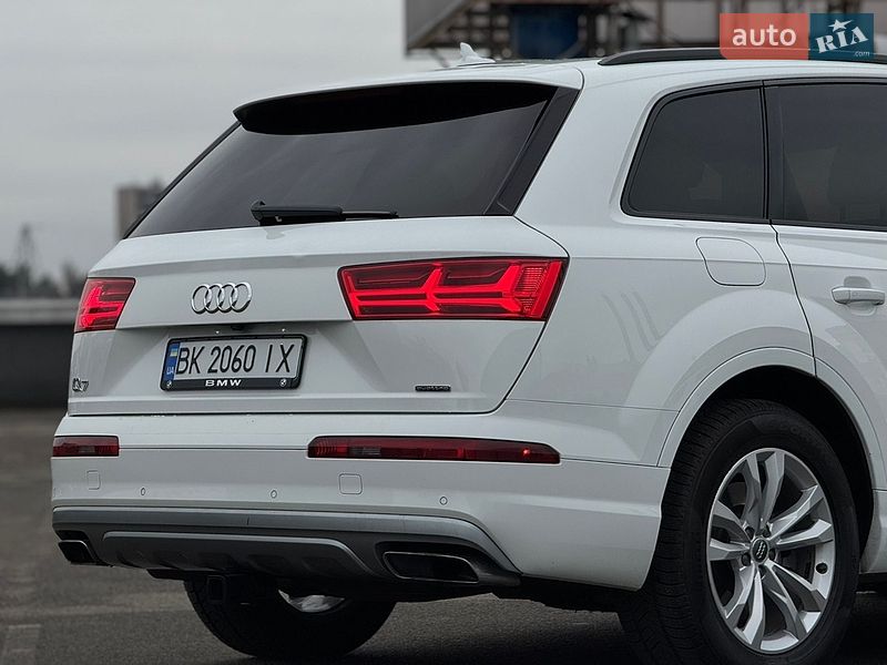 Внедорожник / Кроссовер Audi Q7 2017 в Киеве