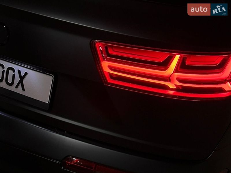 Позашляховик / Кросовер Audi Q7 2016 в Дніпрі