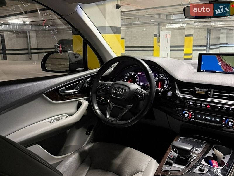 Позашляховик / Кросовер Audi Q7 2016 в Дніпрі
