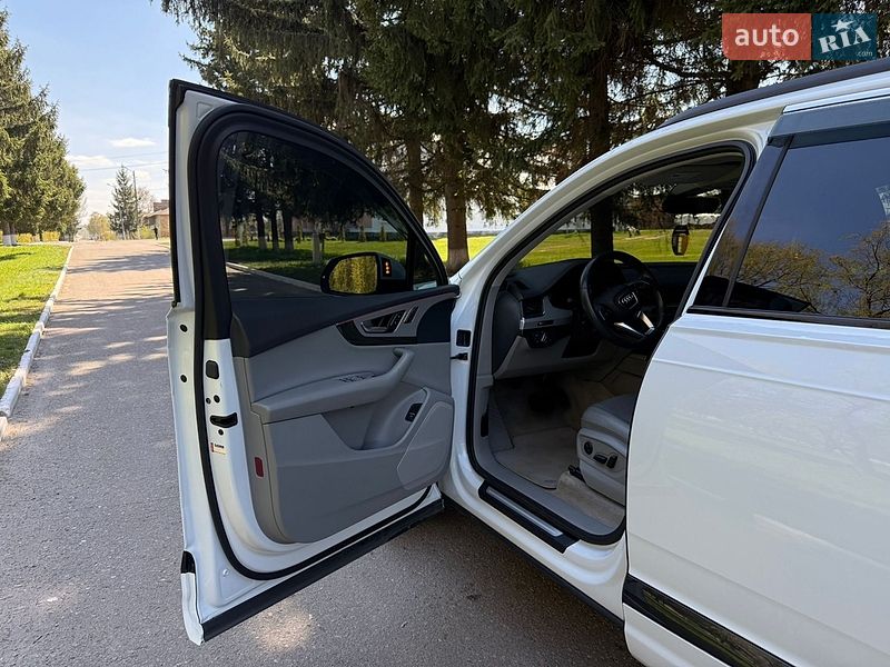 Внедорожник / Кроссовер Audi Q7 2018 в Киеве