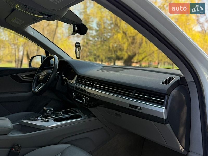 Внедорожник / Кроссовер Audi Q7 2018 в Киеве