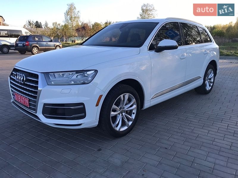 Внедорожник / Кроссовер Audi Q7 2017 в Сокале