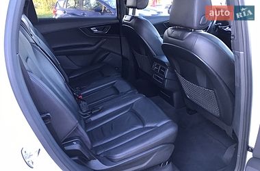 Внедорожник / Кроссовер Audi Q7 2017 в Сокале