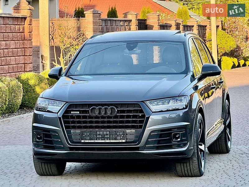 Позашляховик / Кросовер Audi Q7 2018 в Рівному