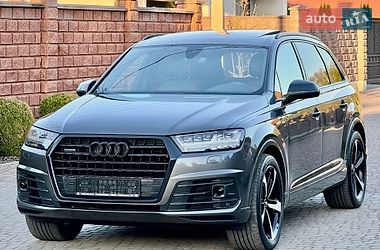 Позашляховик / Кросовер Audi Q7 2018 в Рівному