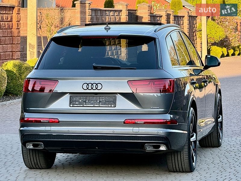 Позашляховик / Кросовер Audi Q7 2018 в Рівному