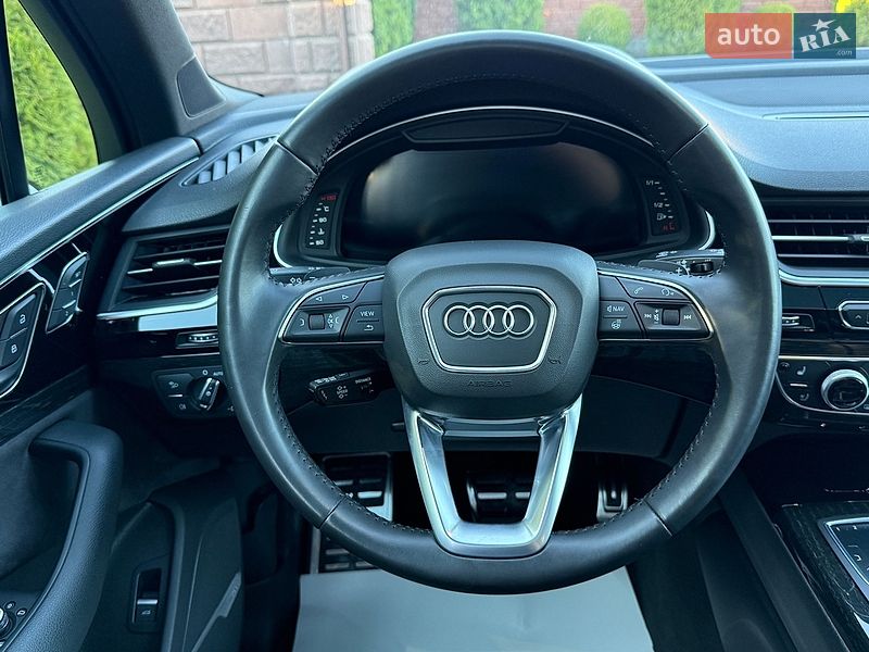 Позашляховик / Кросовер Audi Q7 2018 в Рівному