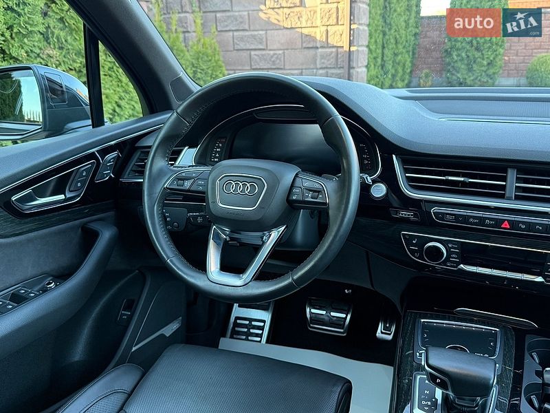 Позашляховик / Кросовер Audi Q7 2018 в Рівному