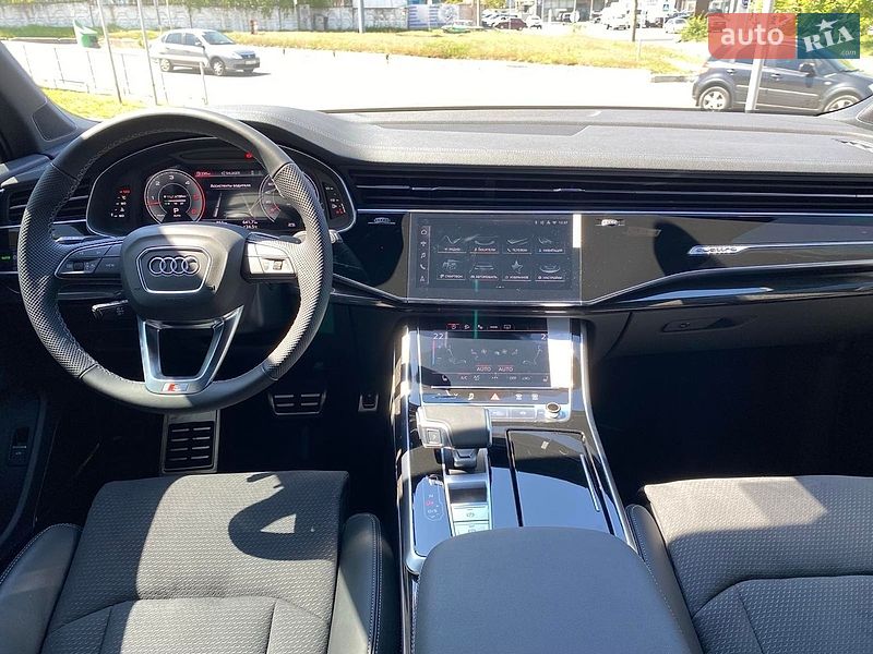 Позашляховик / Кросовер Audi Q7 2026 в Дніпрі