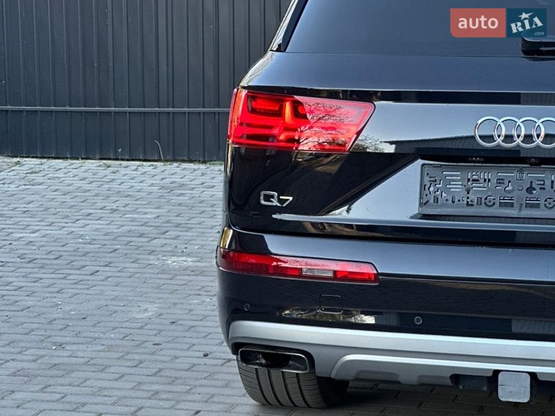 Внедорожник / Кроссовер Audi Q7 2017 в Сарнах