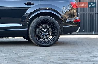 Внедорожник / Кроссовер Audi Q7 2017 в Сарнах