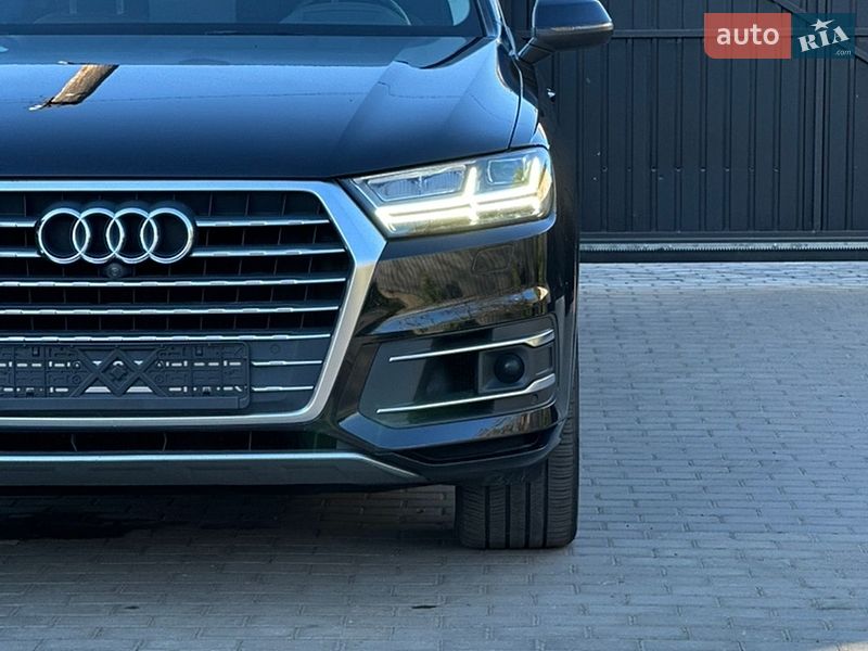 Внедорожник / Кроссовер Audi Q7 2017 в Сарнах