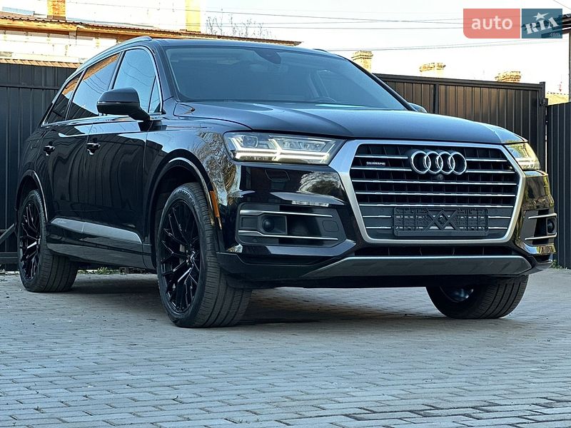 Внедорожник / Кроссовер Audi Q7 2017 в Сарнах