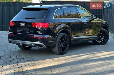 Внедорожник / Кроссовер Audi Q7 2017 в Сарнах