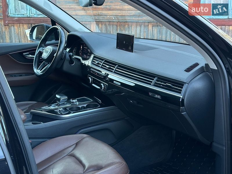 Внедорожник / Кроссовер Audi Q7 2017 в Сарнах