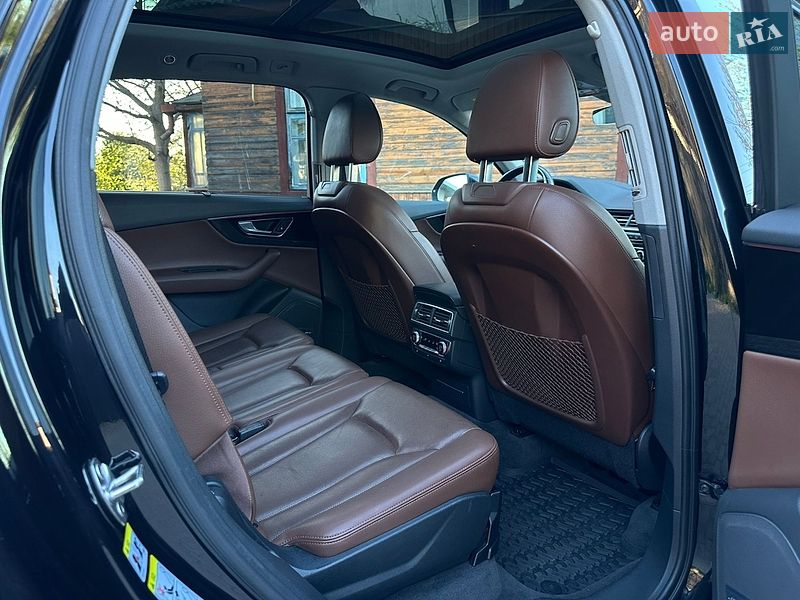 Внедорожник / Кроссовер Audi Q7 2017 в Сарнах