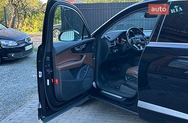 Внедорожник / Кроссовер Audi Q7 2017 в Сарнах