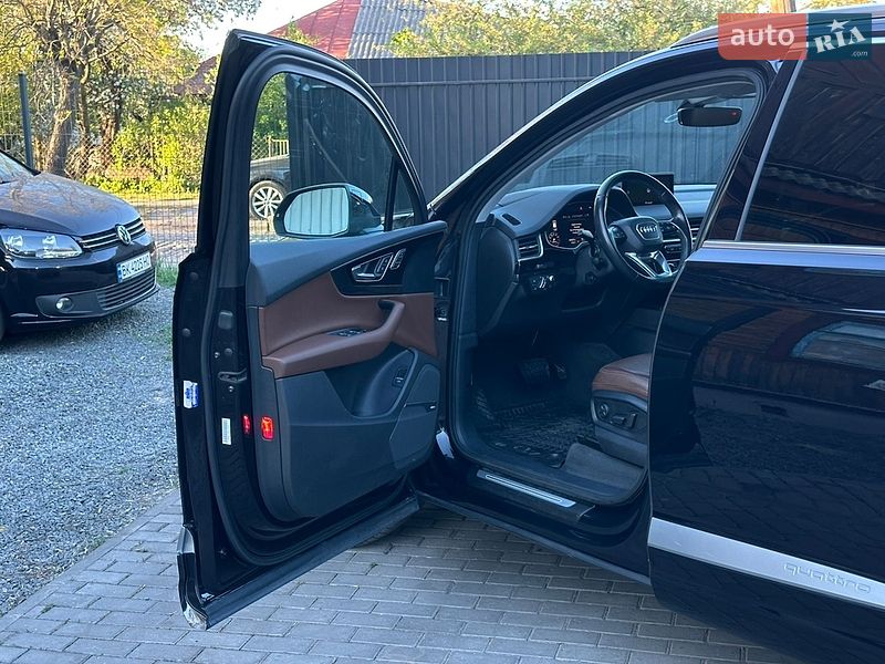 Внедорожник / Кроссовер Audi Q7 2017 в Сарнах