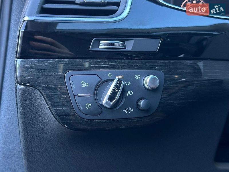 Внедорожник / Кроссовер Audi Q7 2017 в Сарнах
