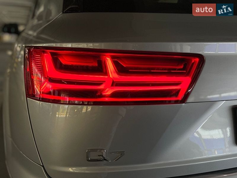 Внедорожник / Кроссовер Audi Q7 2018 в Киеве