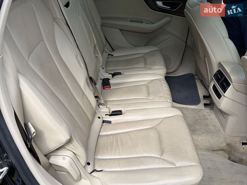 Внедорожник / Кроссовер Audi Q7 2016 в Яворове
