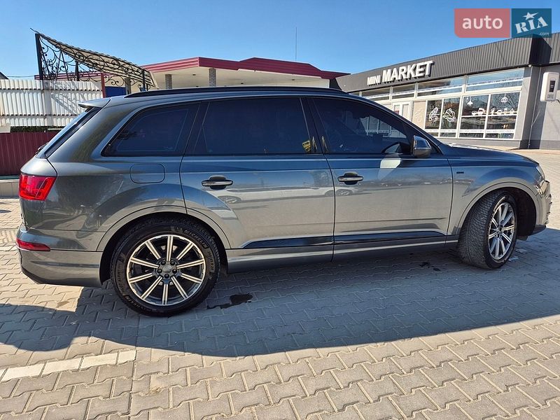 Внедорожник / Кроссовер Audi Q7 2016 в Каменец-Подольском