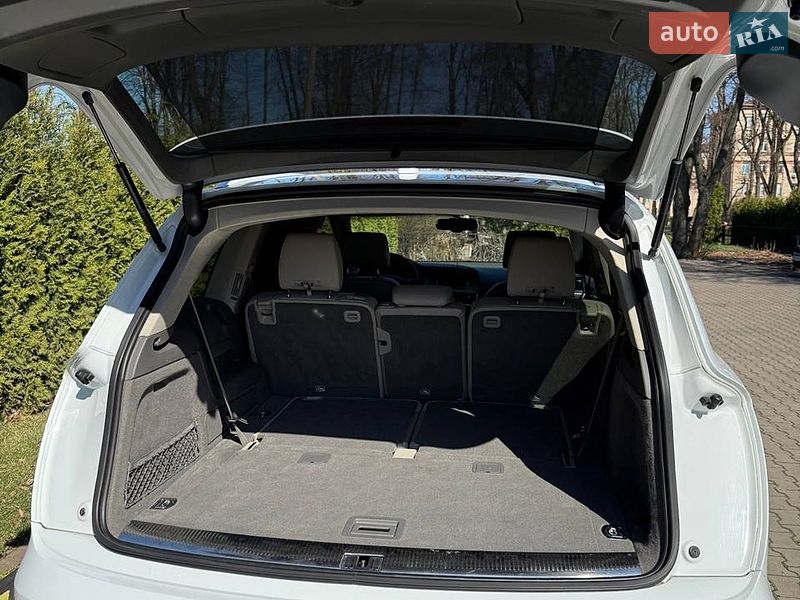 Внедорожник / Кроссовер Audi Q7 2013 в Киеве