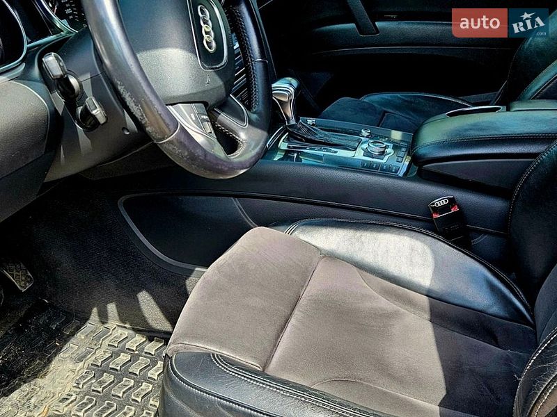 Внедорожник / Кроссовер Audi Q7 2013 в Ужгороде
