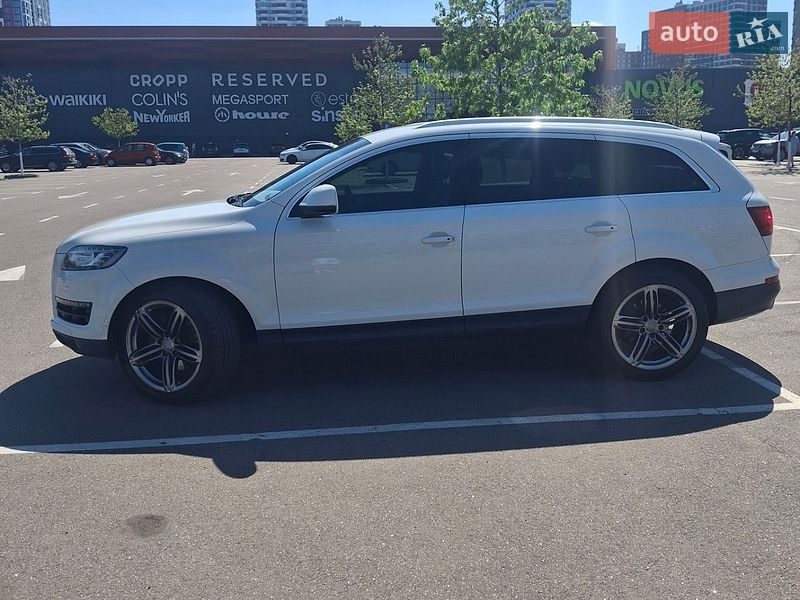 Внедорожник / Кроссовер Audi Q7 2013 в Киеве