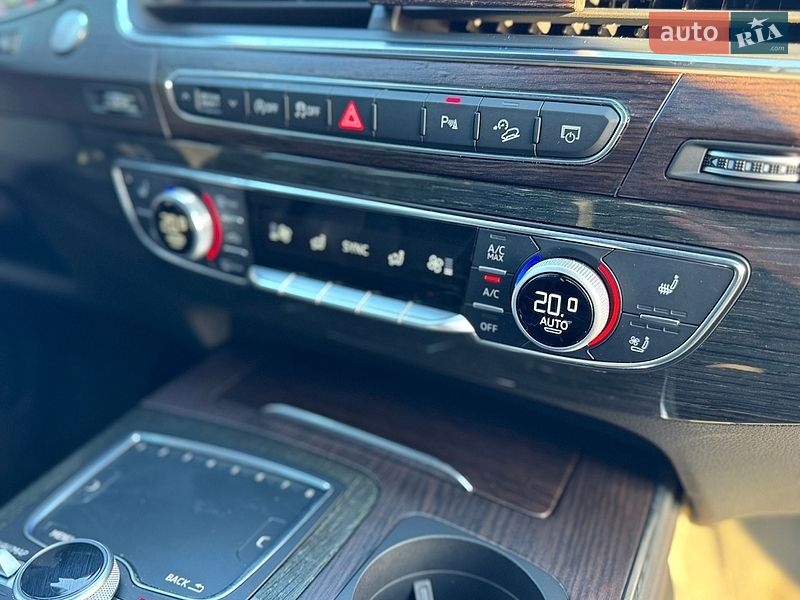 Внедорожник / Кроссовер Audi Q7 2017 в Ровно