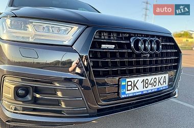 Внедорожник / Кроссовер Audi Q7 2017 в Ровно