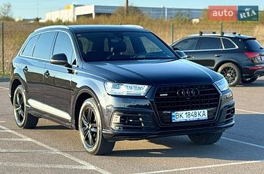 Внедорожник / Кроссовер Audi Q7 2017 в Ровно