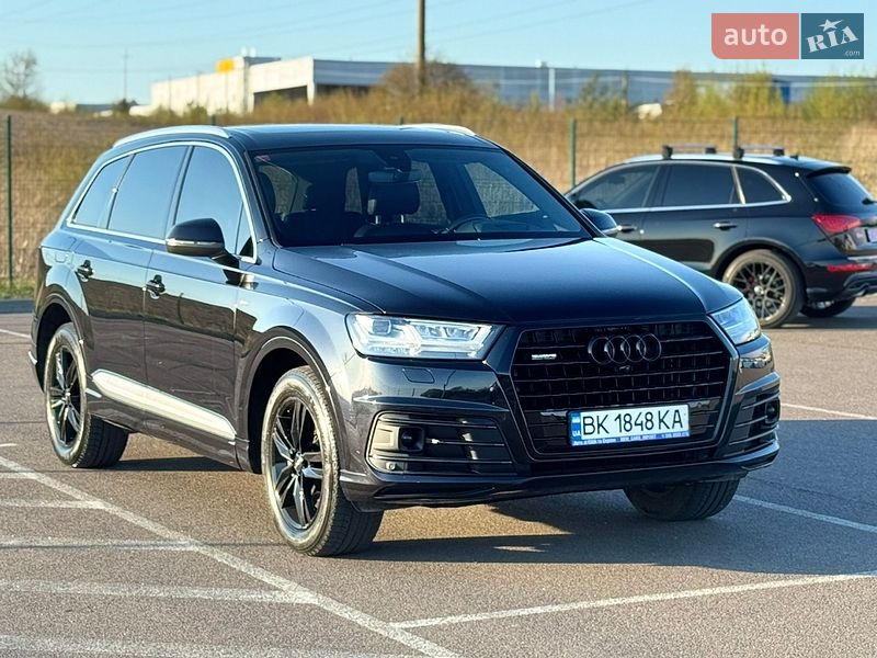 Внедорожник / Кроссовер Audi Q7 2017 в Ровно