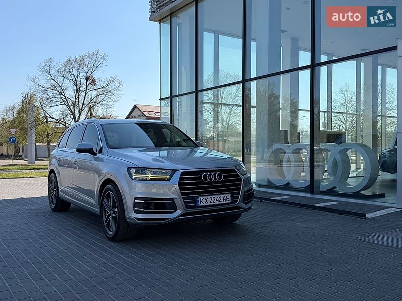 Внедорожник / Кроссовер Audi Q7 2017 в Харькове