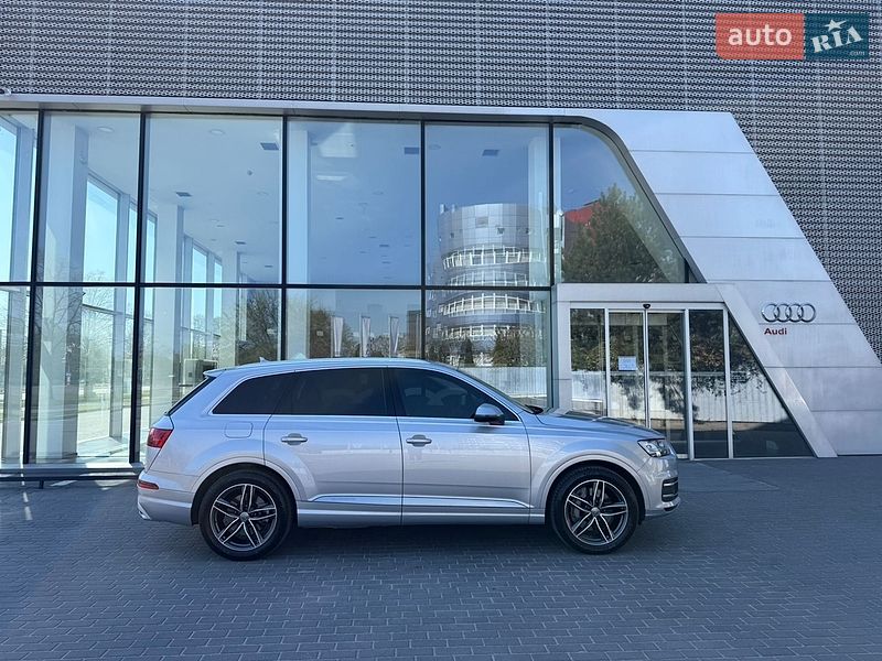 Внедорожник / Кроссовер Audi Q7 2017 в Харькове