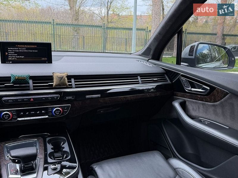 Внедорожник / Кроссовер Audi Q7 2017 в Харькове
