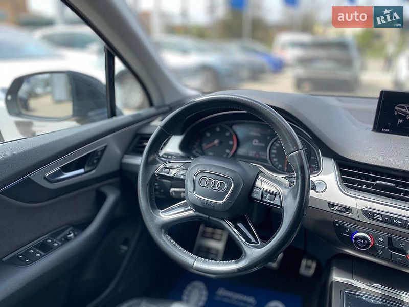 Внедорожник / Кроссовер Audi Q7 2016 в Черновцах