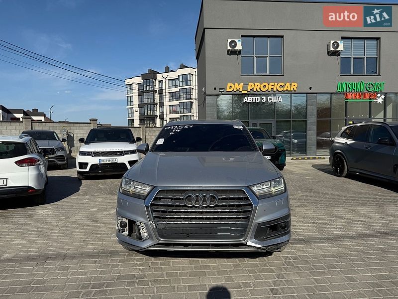 Внедорожник / Кроссовер Audi Q7 2018 в Ровно