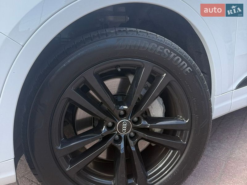 Внедорожник / Кроссовер Audi Q7 2018 в Стрые